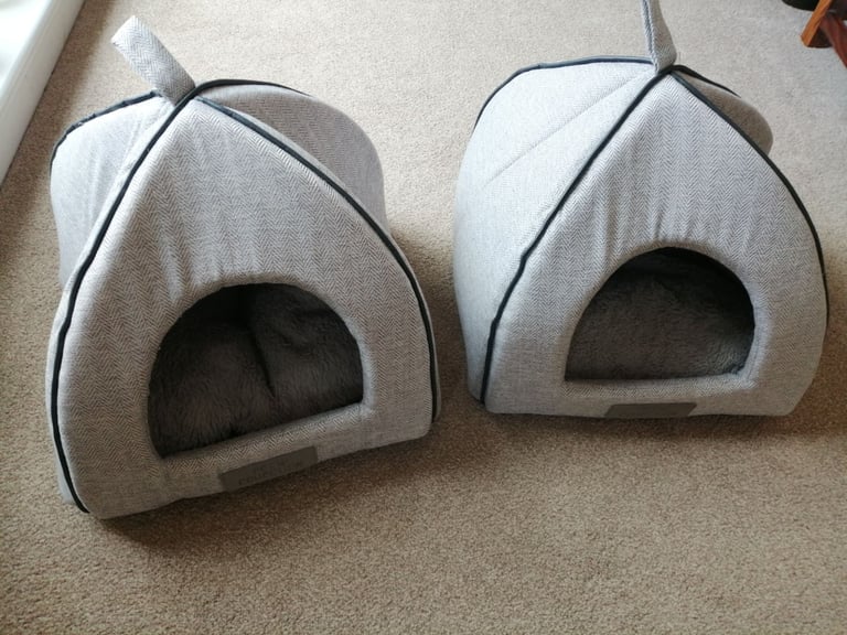 Cat igloo beds