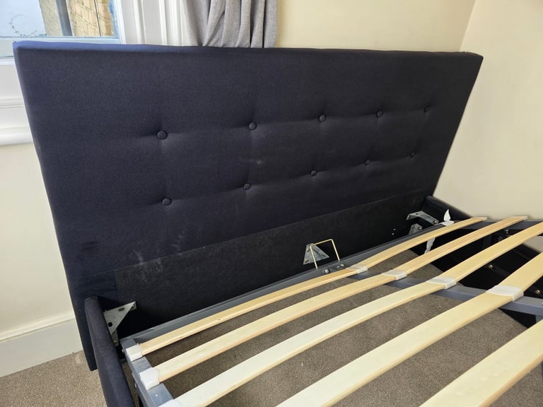 (can deliver) Ottoman double bed and mattress 
