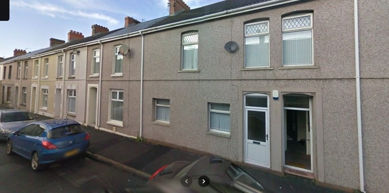 3 Bedroom Flat in Llanelli