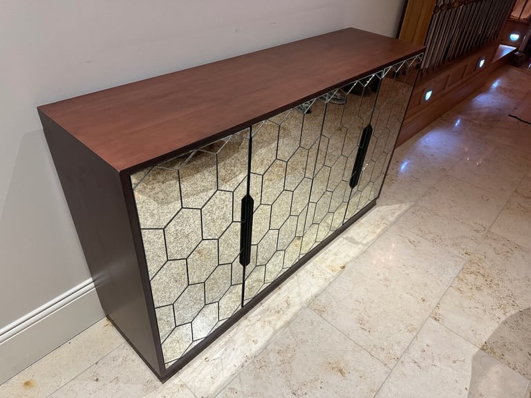 Sideboard 