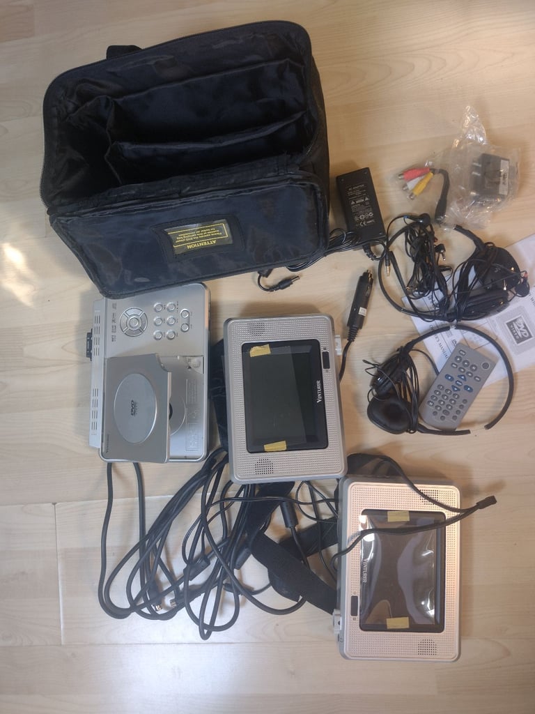 Venturer Portable Car DVD Player 2 Screens with Car Adaptor