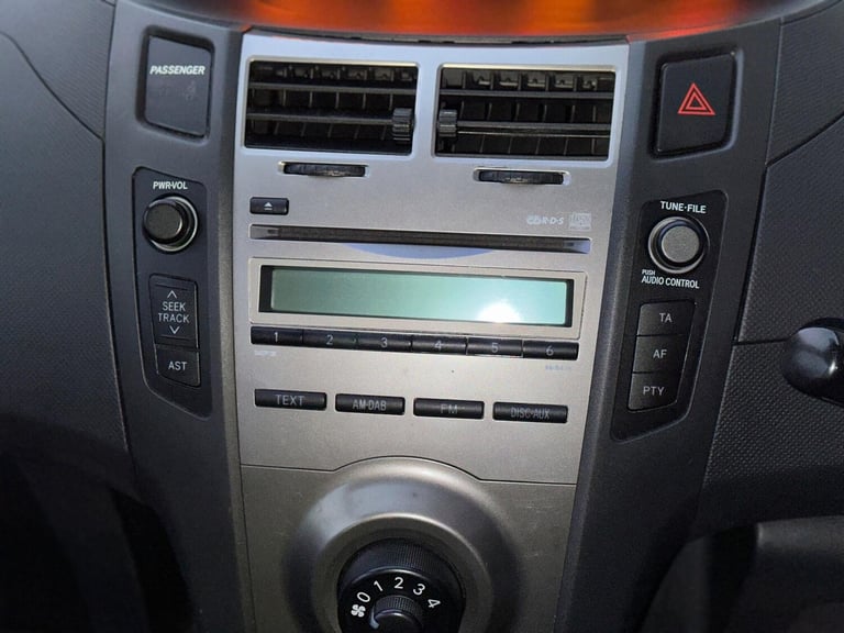 2009 Toyota Yaris 1.33 VVT-i SR 5dr [6] HATCHBACK PETROL Manual