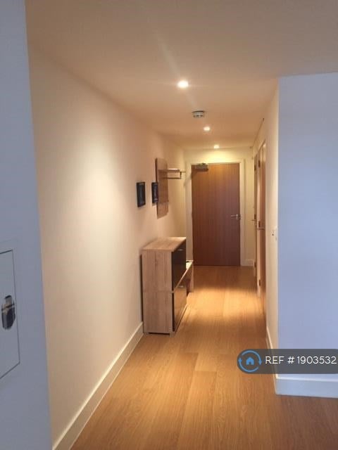image for 2 bedroom flat in The Helm, London, E16 (2 bed) (#1903532)