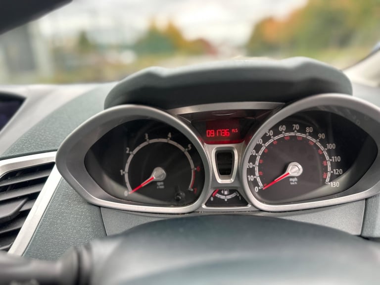 2011 Ford Fiesta 1.4 Titanium 5dr HATCHBACK Petrol Manual