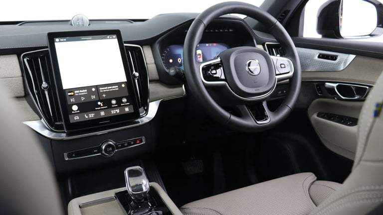 2025 Volvo XC90 T8 PHEV AWD Ultra Dark (Sunroof, 360 Camera, Bowers &amp; Wilkins Sound) ESTATE P...
