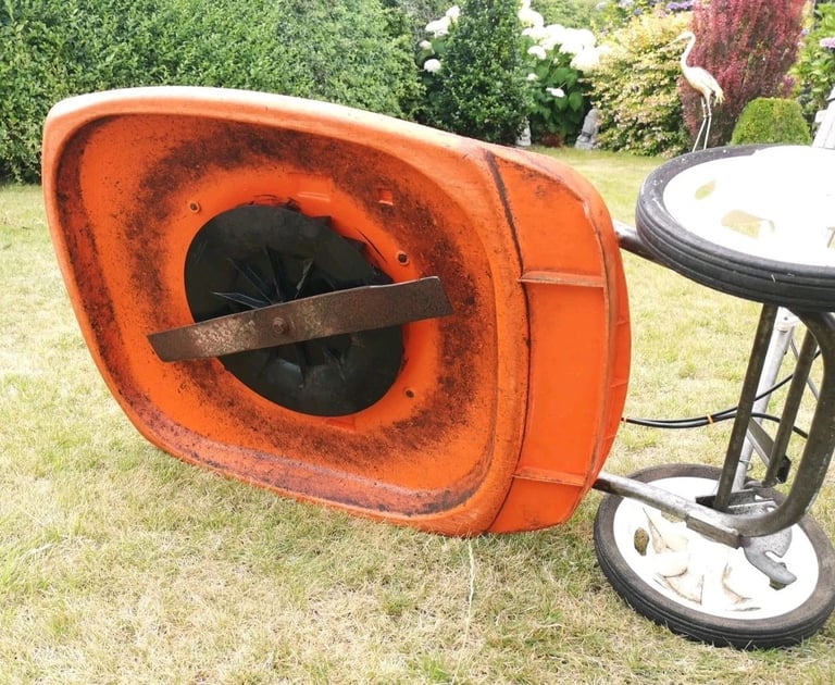 Flymo L47 L470 Pilot Two Stroke Hover Mower With Transport Wheels Fabulous Cond