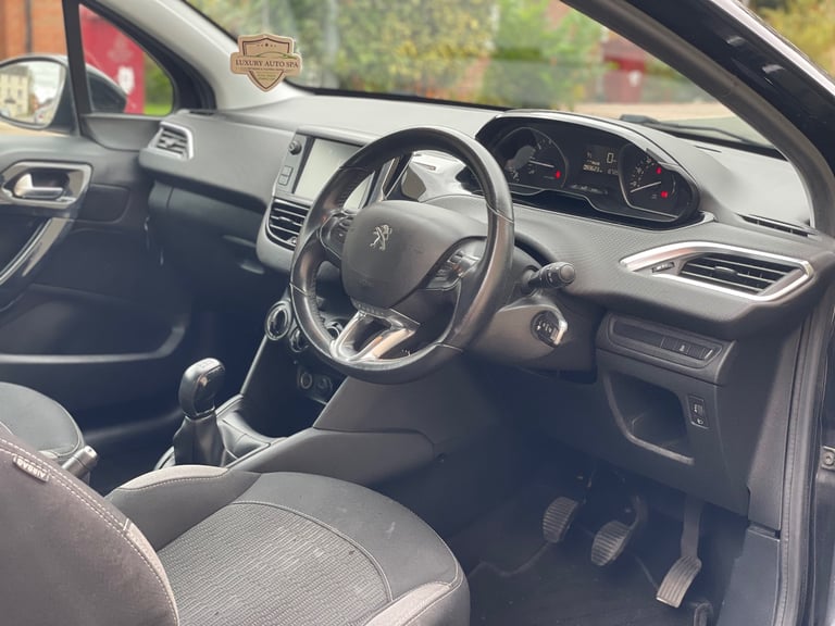 Peugeot, 208, Hatchback, 2016, Manual, 1199 (cc), 3 doors