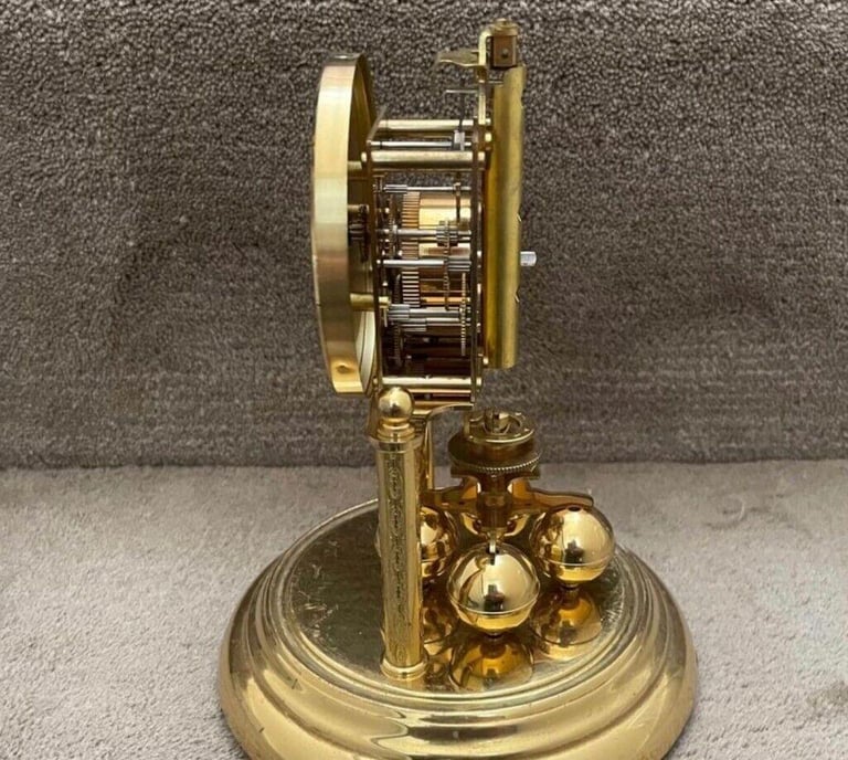 CLOCK antigue