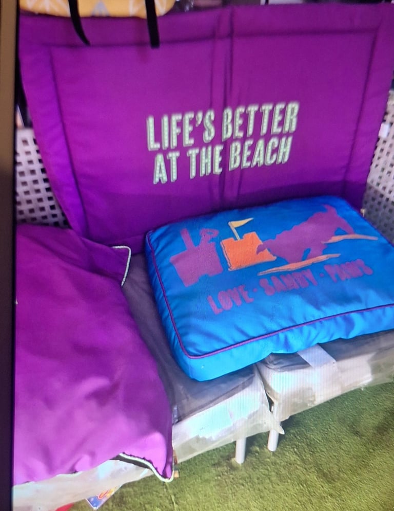 PETS AT HOME DESIGNER DOG BEDS XL BREED  TO LARGE ...