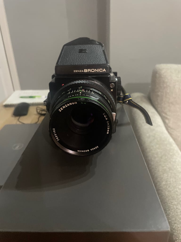 Zenza bronica camera 
