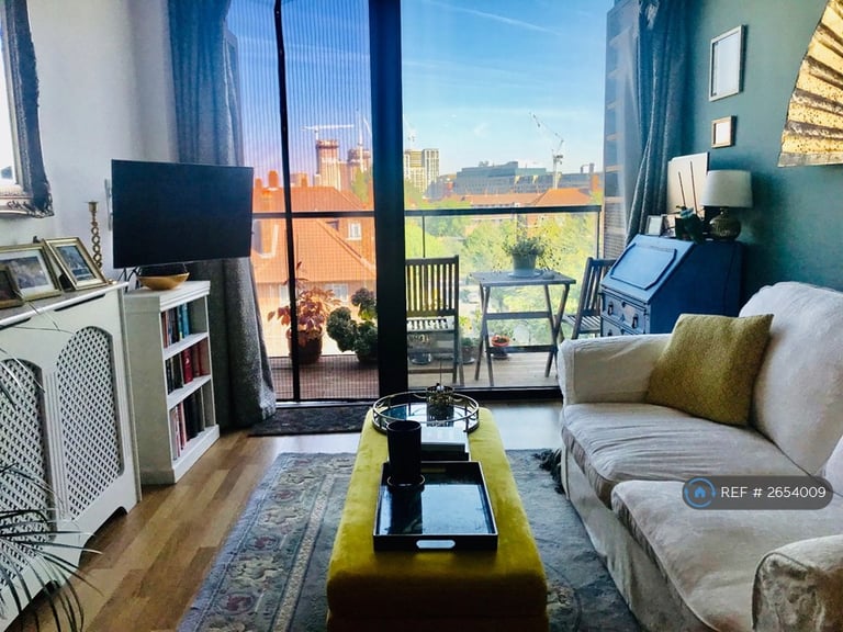 image for 1 bedroom flat in Bloemfontein Road, London, W12 (1 bed) (#2654009)