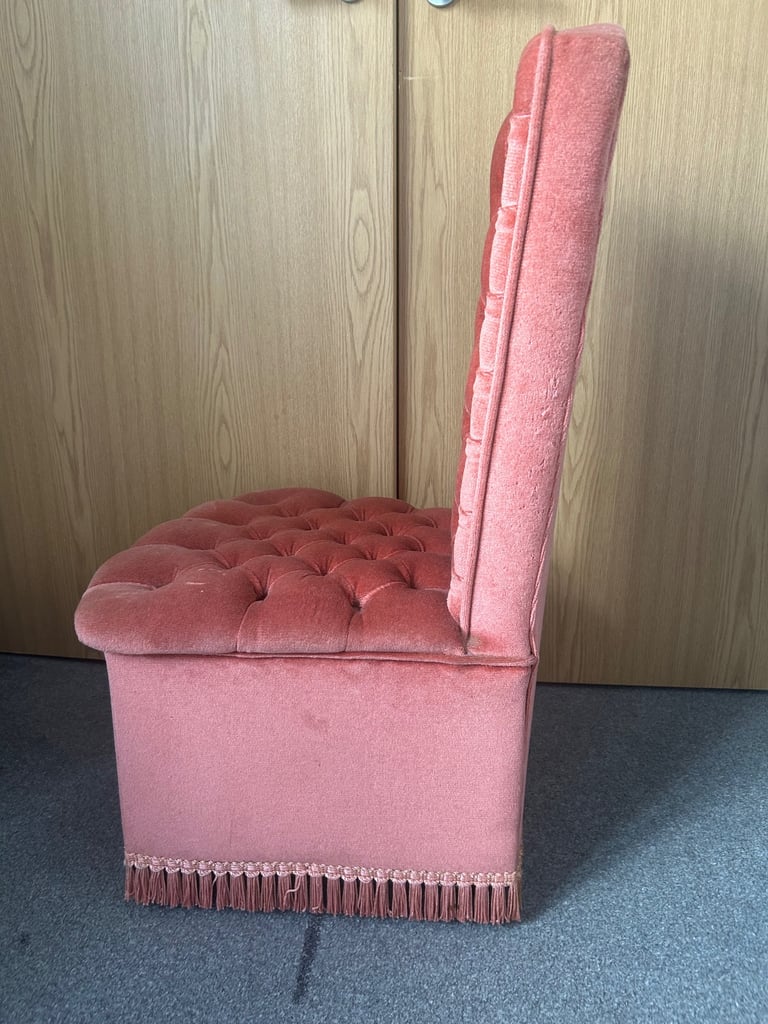 Vintage Make Up Chair