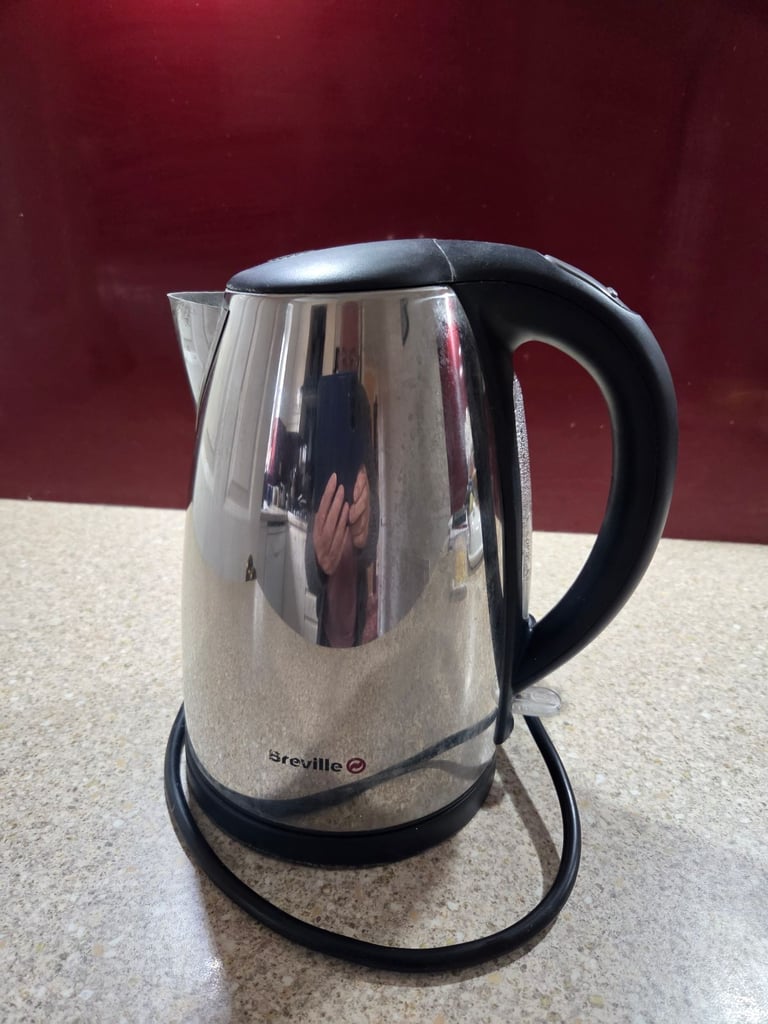 BREVILLE S/S KETTLE 