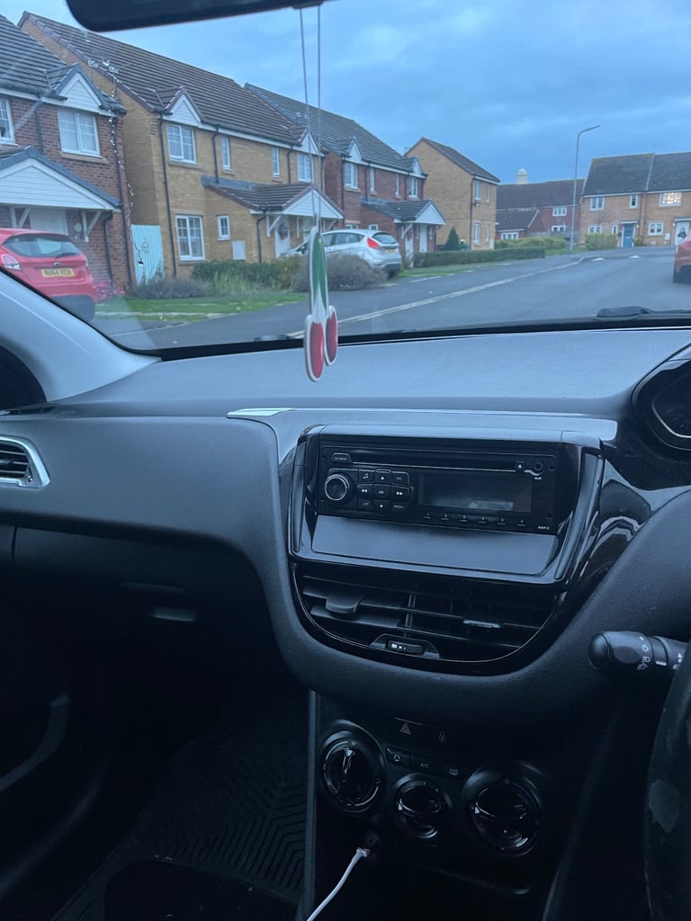 Peugeot 208 1.2 2013 – Low Miles – £20 Tax – Great Fuel Economy – MOT 2026