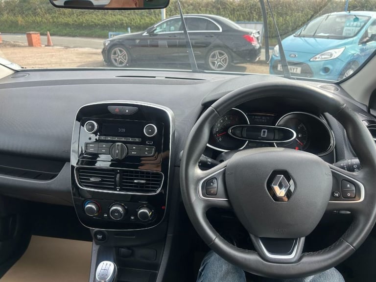  Renault Clio PLAY Petrol