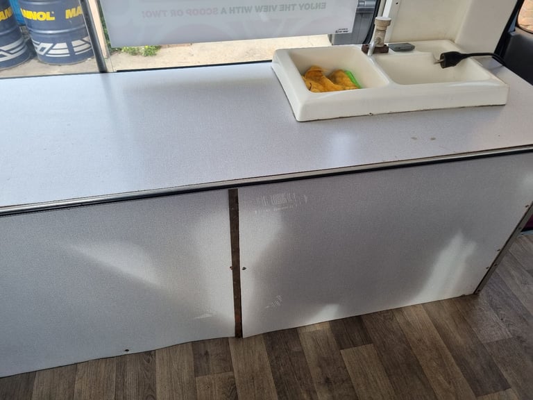 Ford, TRANSIT 100 SWB, Panel Van, 2000, 2496 (cc)