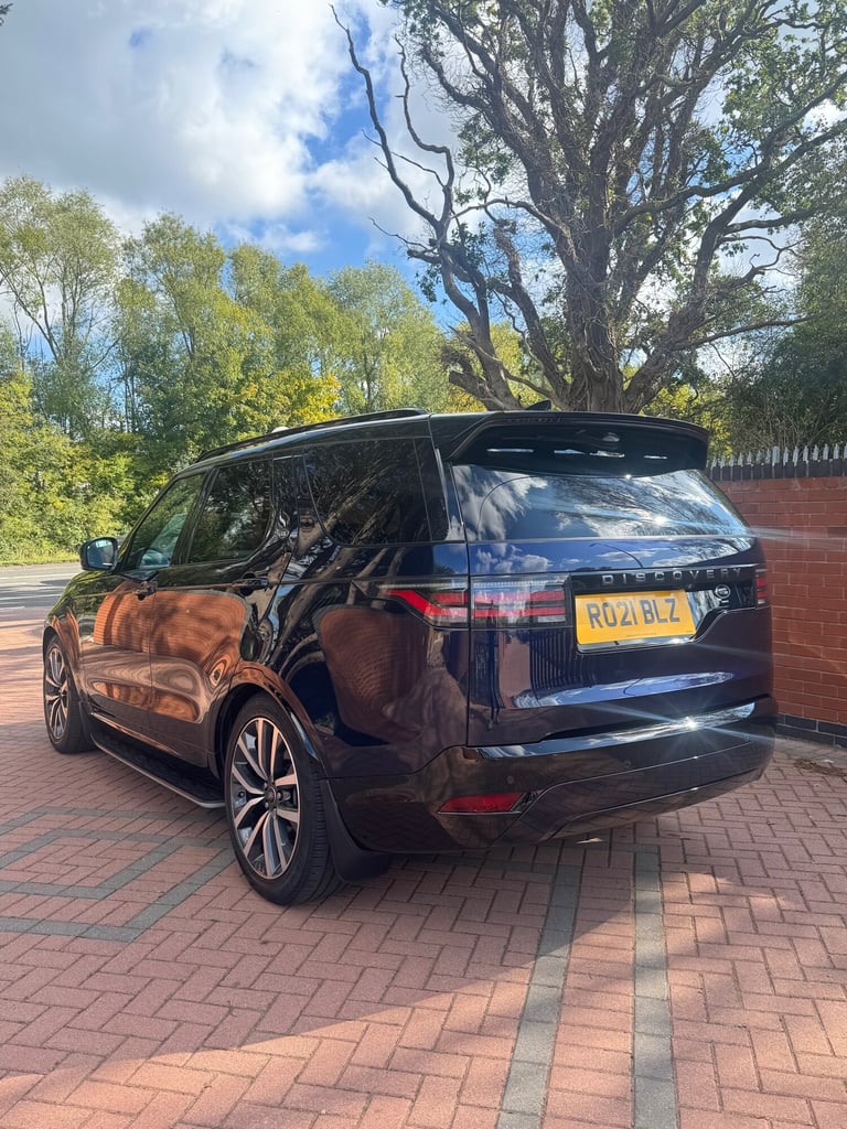 2021 Land Rover Discovery 3.0 D300 R-Dynamic SE 5dr Auto ESTATE Diesel Automatic