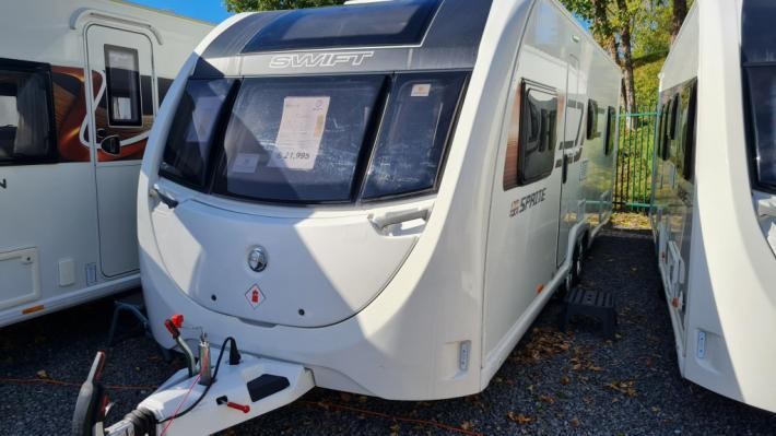 2022 Sprite Quattro FB Used Caravan