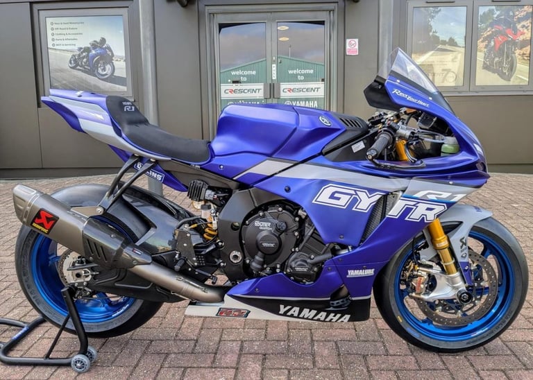 YAMAHA R1 RACE BIKE TRACK BIKE 2022 - CRESCENT BUILT GYTR PRO SHOP R1   