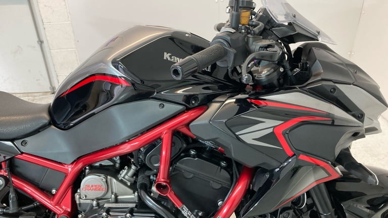 2022 Kawasaki Z R1000KNFAN (22MY) SPORTS Petrol Manual