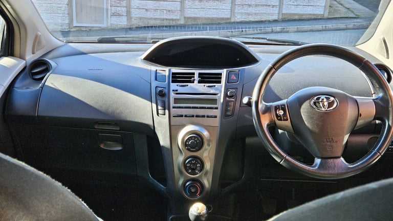 Toyota, YARIS, Hatchback, 2009, Manual, 998 (cc),5 doors - Image 6