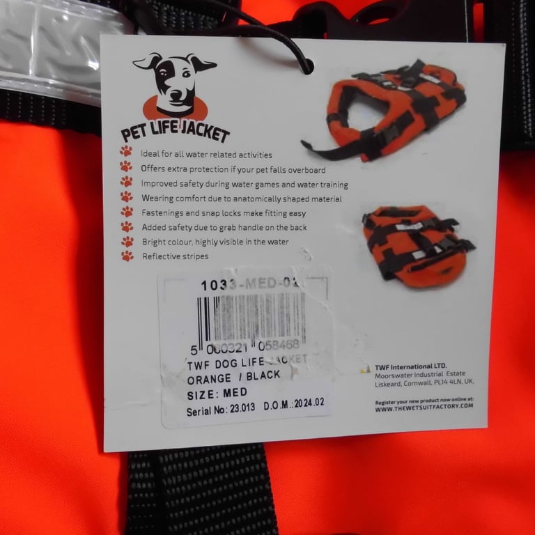 NEW DOG lifejacket/flotation aid