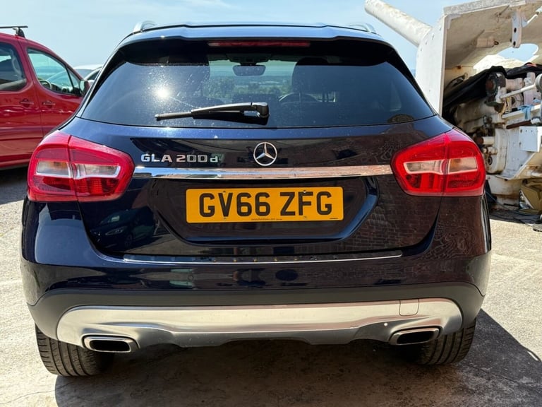 2017 66 MERCEDES-BENZ GLA 2.1 GLA200D SPORT (EXECUTIVE) SUV 5DR DIESEL 7G-DCT EU