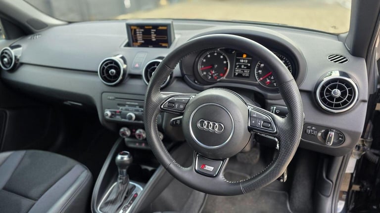 AUDI A1 1.4 TFSI S line Sportback S Tronic Euro 5 5dr 2012