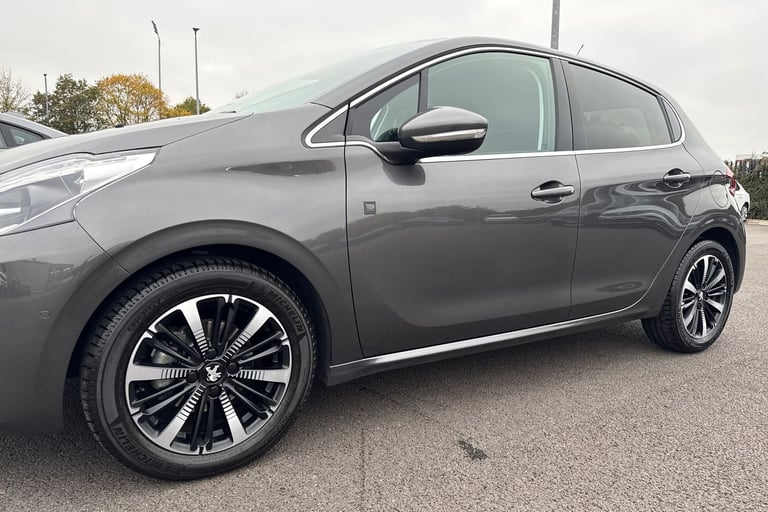 2019 Peugeot 208 1.2 PureTech 82 Tech Edition 5dr [Start Stop] HATCHBACK PETROL Manual