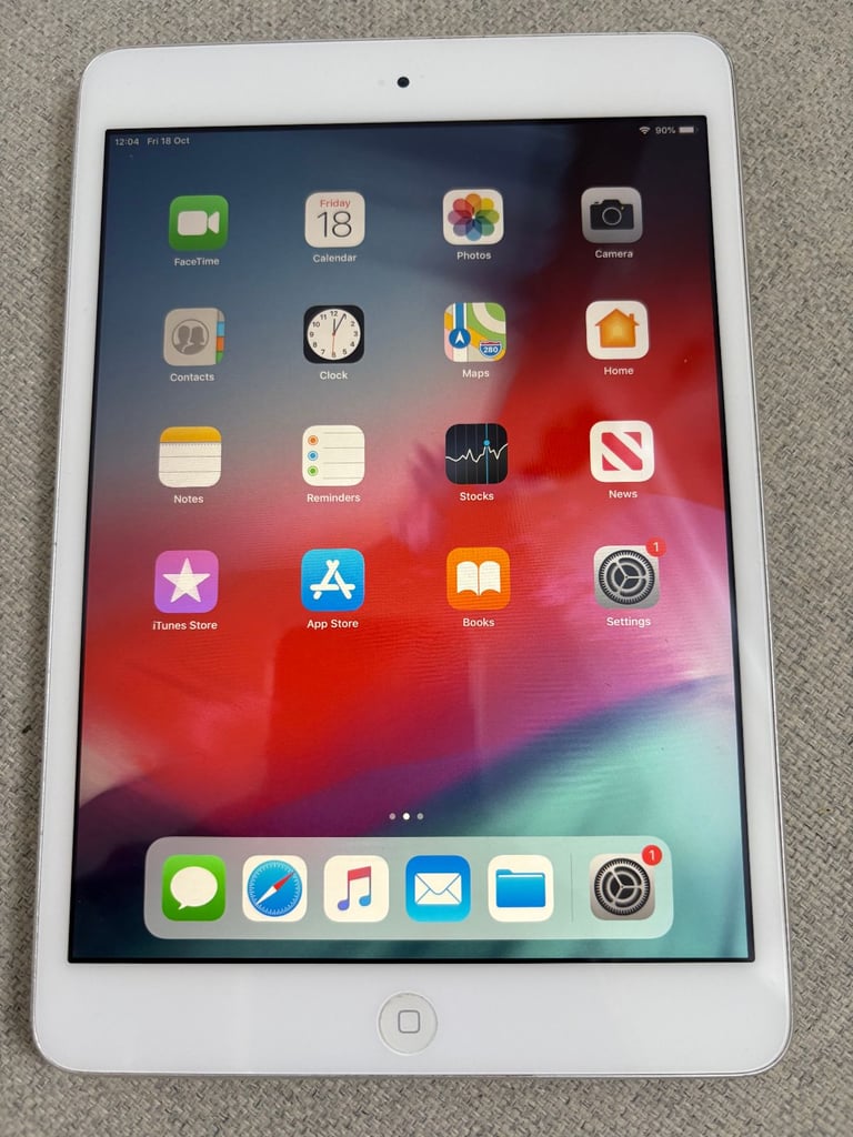 Apple Ipad Mini 2 32GB Wifi Ios12 - charger - Very Good Condition - Delivery Available