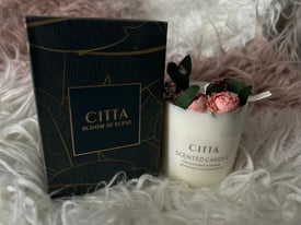 LUXURY beautiful scented candles £22