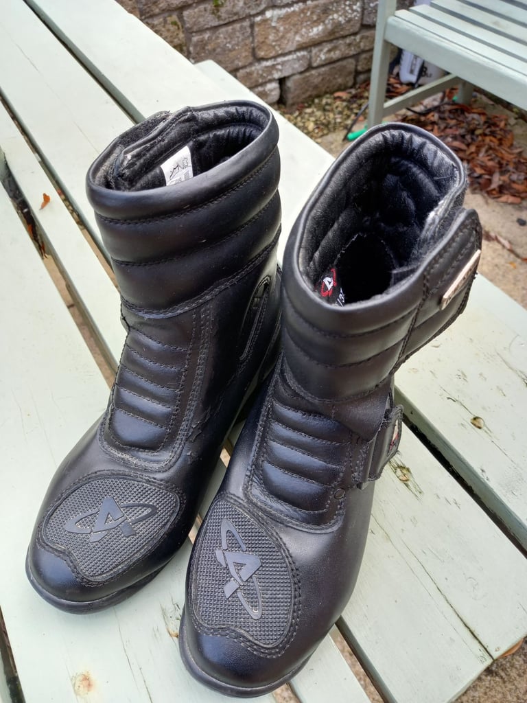Akito ladies motorcycle boots size 3