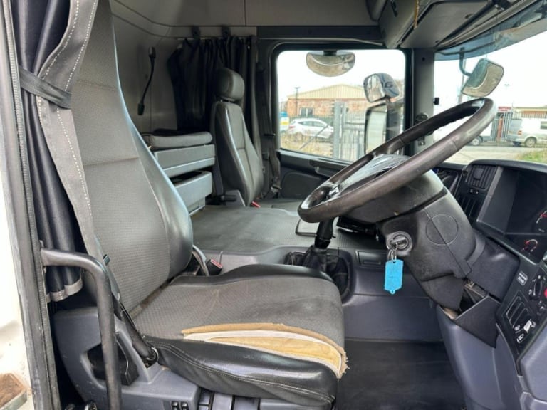 Scania P370 CB 8X4 MANUAL GEARBOX EURO 6 TIPPER