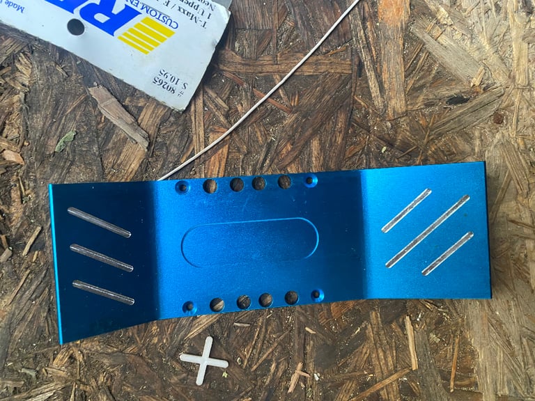 image for Traxxas e/t maxx skid plate