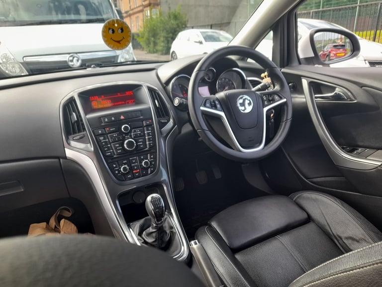 Vauxhall, ASTRA, Hatchback, 2014, Manual, 1956 (cc), 5 doors