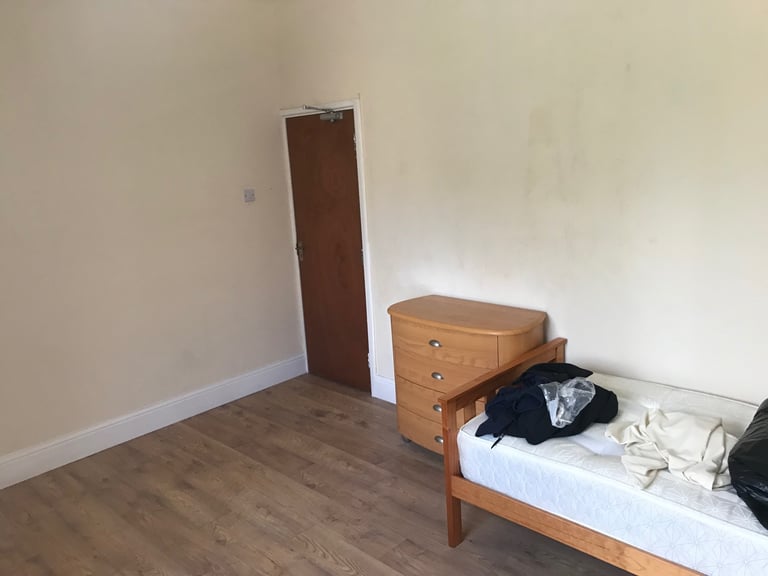 Rooms to let in shared accommodation 