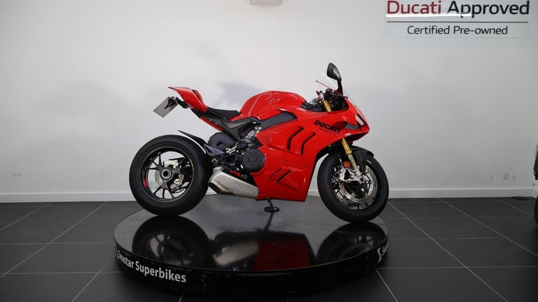 DUCATI PANIGALE V4 S - 2022 - 4200 MILES