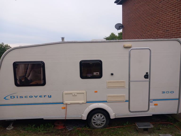 Bailey discovery 300 5 berth lightweight 900kg caravan 