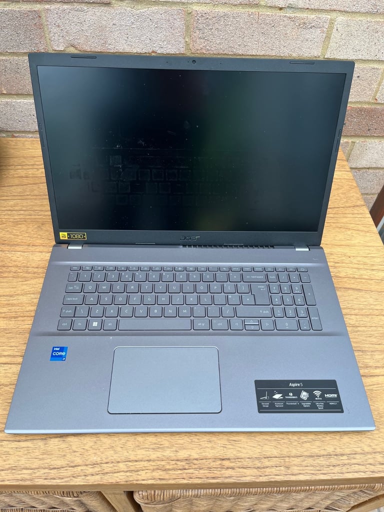 ACER ASPIRE LAPTOP  - ONLY 5 MONTHS OLD