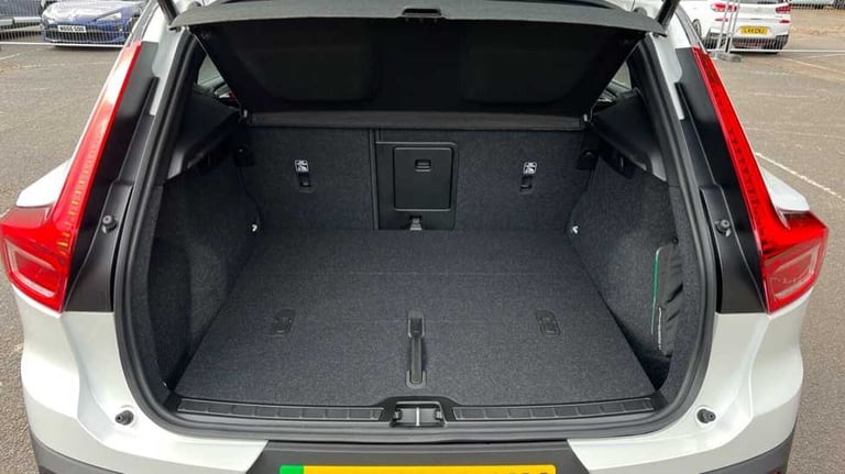 2025 Volvo EX40 185kW Extended Range Ultra 78kWh 5dr Auto Estate Electric Automatic