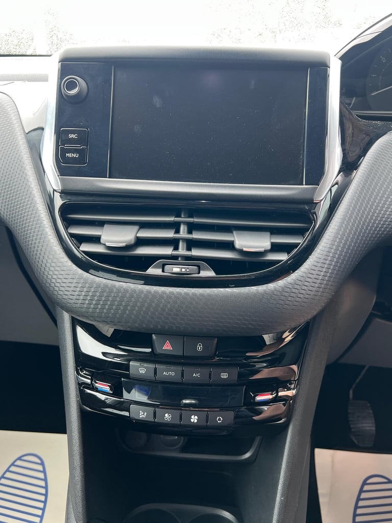 PEUGEOT 208 1.2 PureTech Tech Edition White Manual Petrol 2019