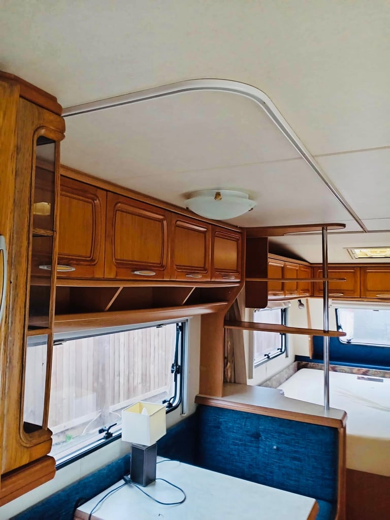 2005 Fixed bed hobby caravan 
