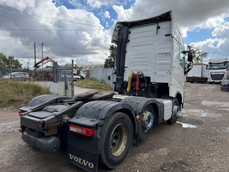 VOLVO FH 460 6x2 MID LIFT SLEEPER CAB TRACTOR UNIT