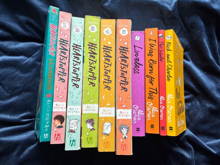 image for Alice Oseman Heartstopper book bundle