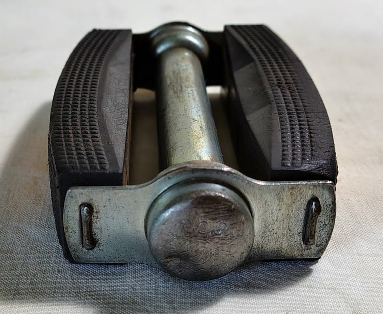Bicycle Vintage Pedals For Classic Raleigh Bike / Chopper