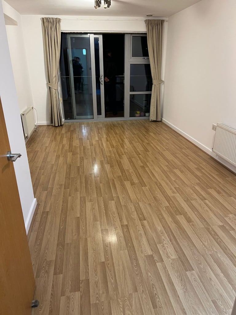 Two bed Two Apartment in Woodford E18 2FS