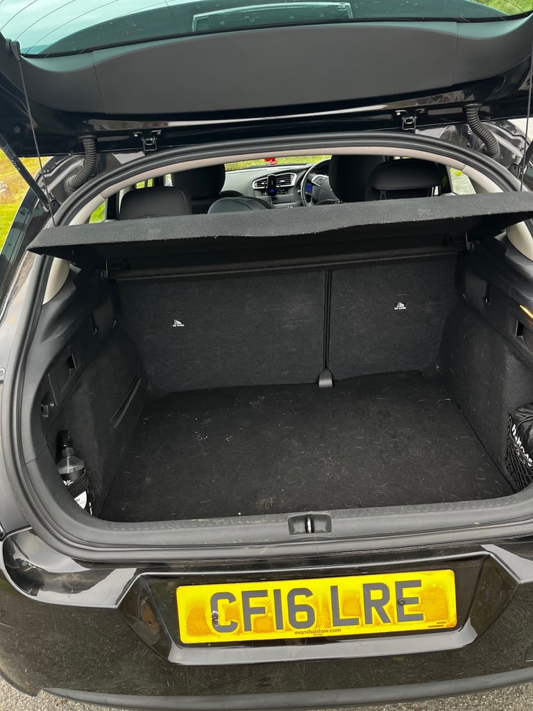Citroen, C4, Hatchback, 2016, Manual, 1199 (cc), 5 doors