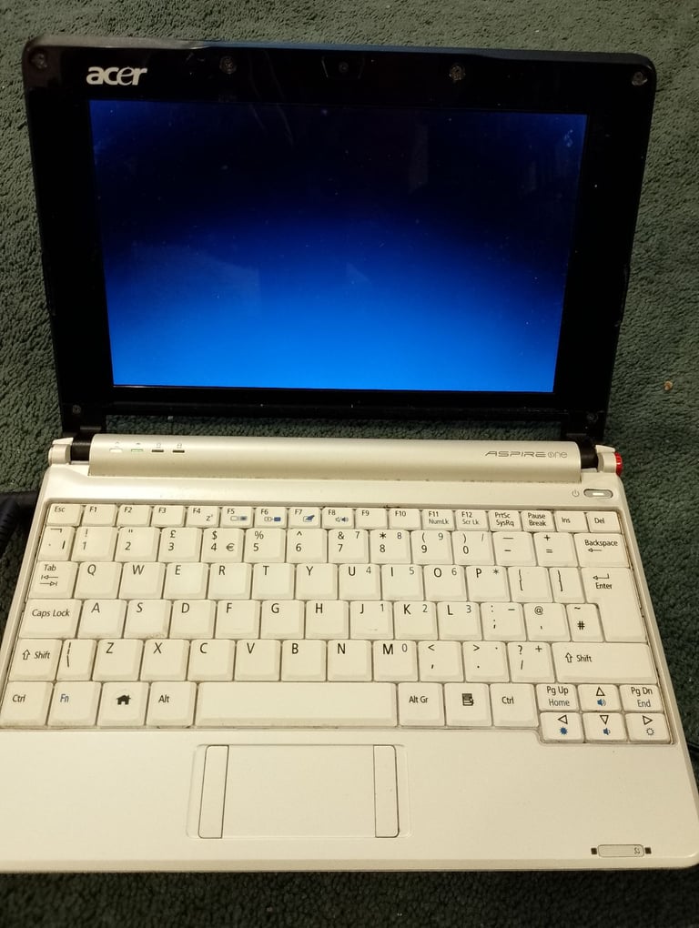 Acer Aspire one ZG5 AOA 1011 AW Not working and no charger Laptop