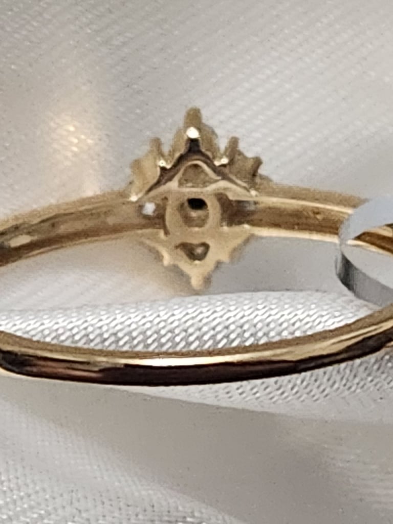 9ct Gold Certified Natural Diamond Ring Size Q Brand new 