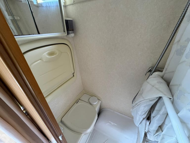 2005 AUTOSLEEPER DUETTO 2 BERTH 3 BELT MOTORHOME